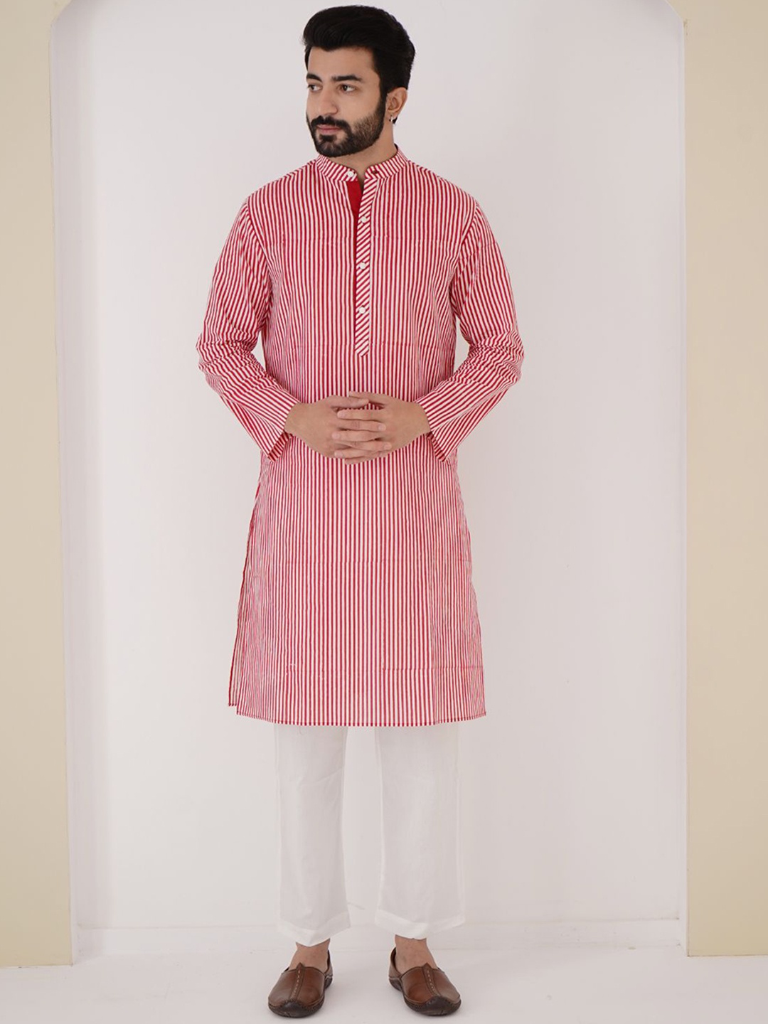 

NERO Men Yoke Design Thread Work Kurta, Red