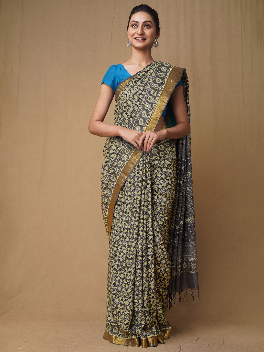 

Unnati Silks Ajrak Block Zari Handloom Chanderi Saree, Grey