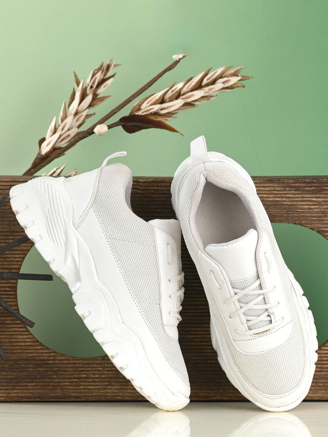 

AROOM Women Colourblocked Sneakers, White