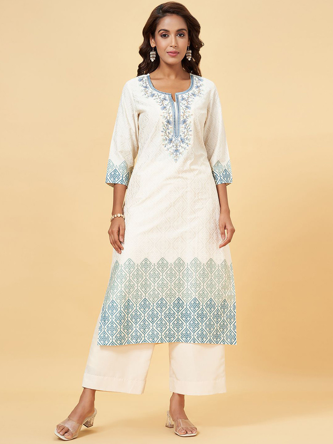 

RANGMANCH BY PANTALOONS Floral Embroidered Notch Neck Thread Work Kurta, Blue