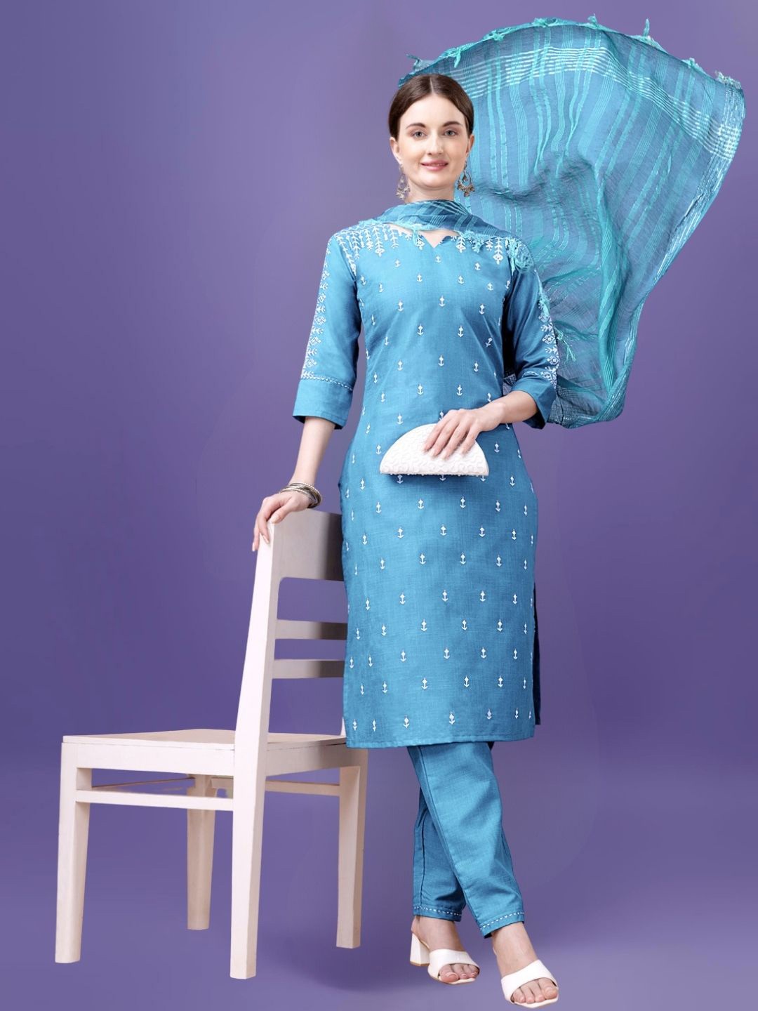 

MAGMINA Ethnic Motifs Embroidered Thread Work Kurta With Trousers & Dupatta, Turquoise blue