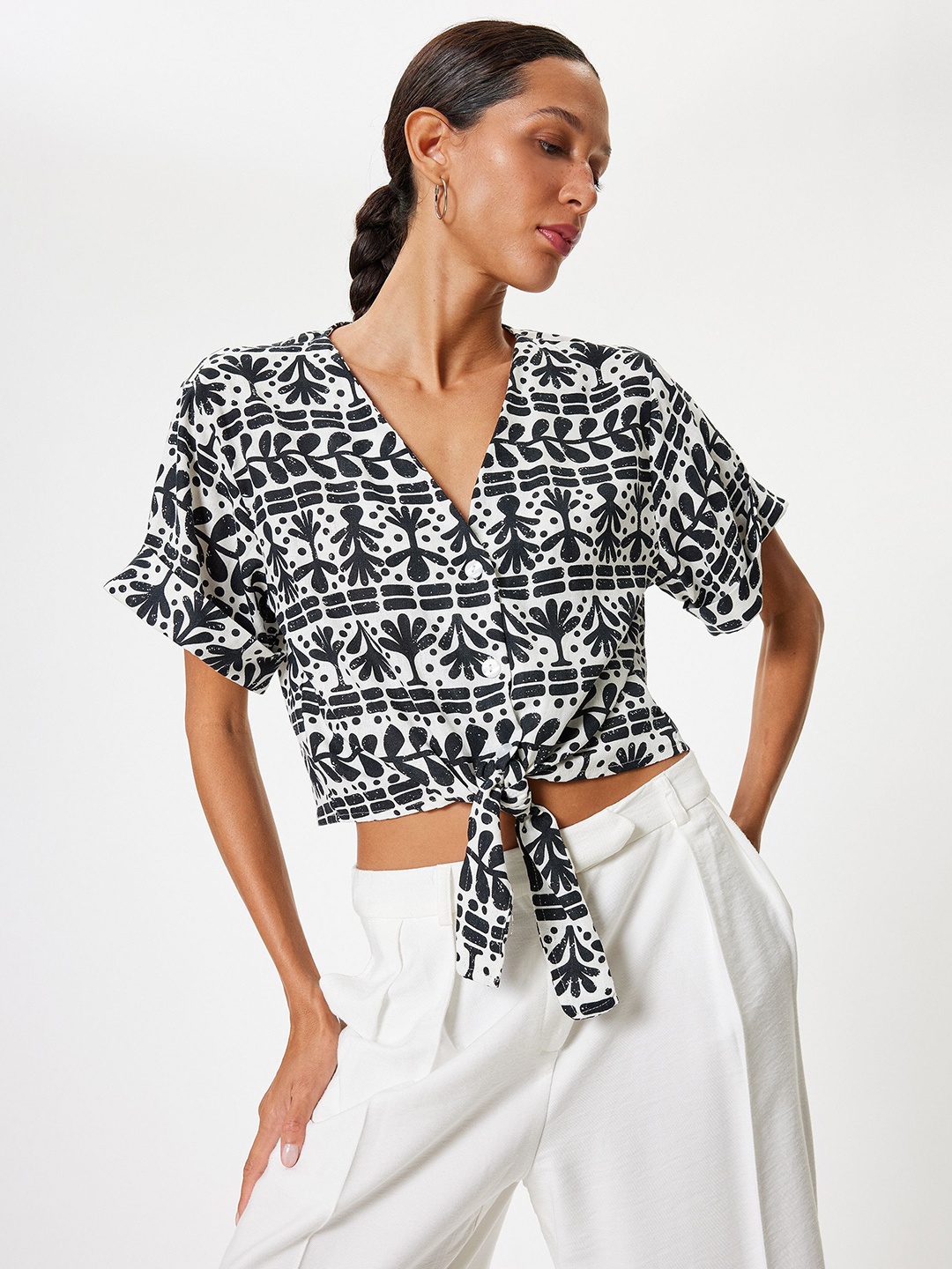 

Koton Women Spread Collar Floral Printed Casual Shirt, Beige