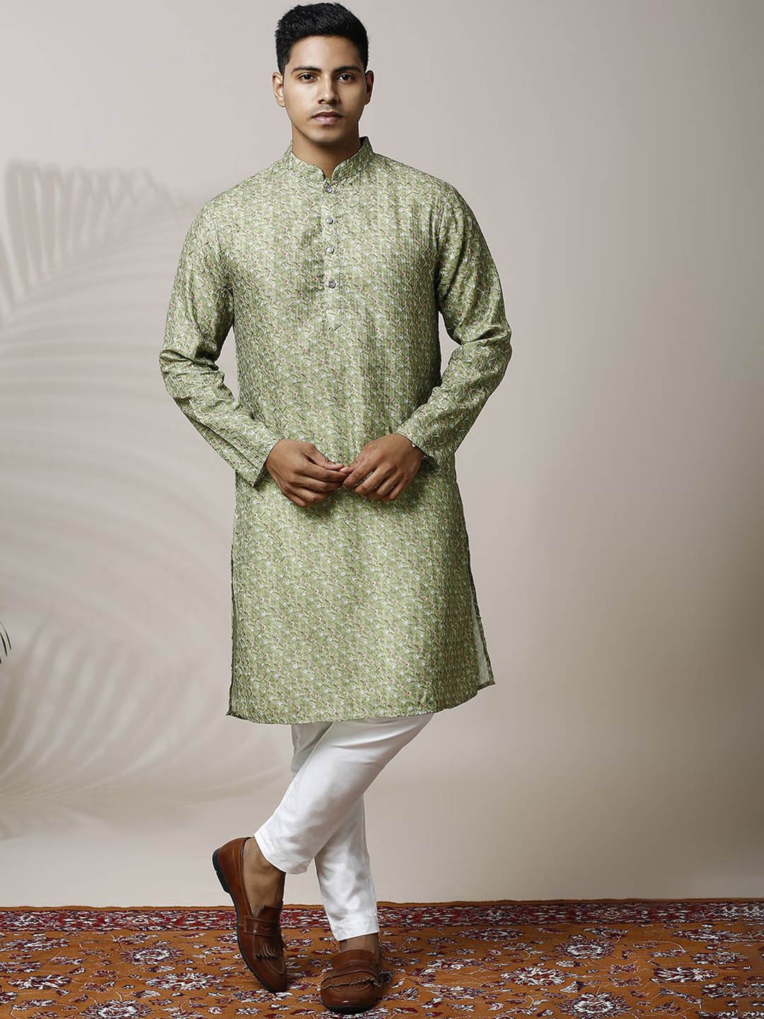 

Be Desi Floral Printed Gotta Patti Mandarin Collar Straight Kurta with Pyjamas, Green