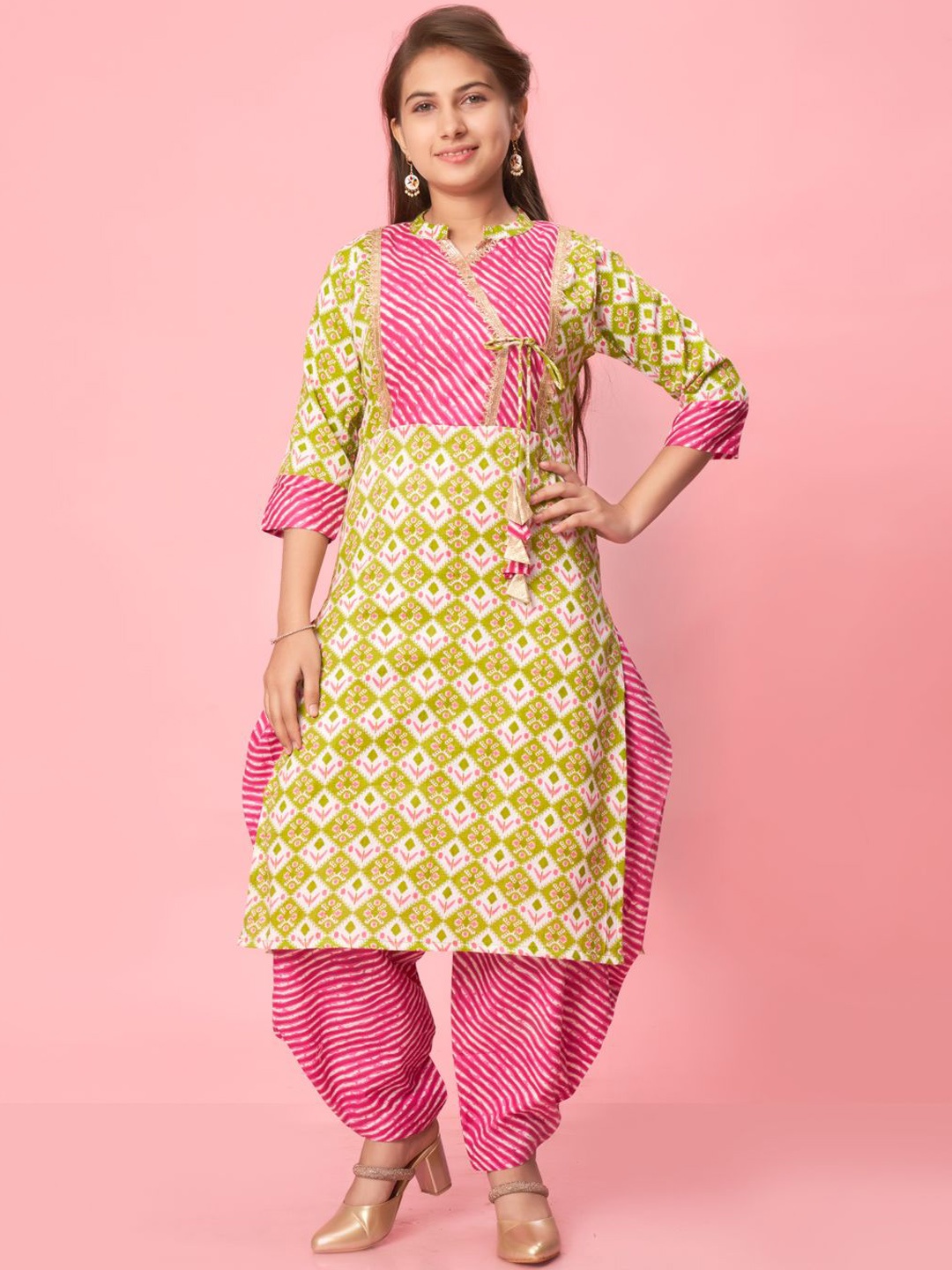 

BAESD Girls Ethnic Motifs Printed Pure Cotton Angrakha Straight Kurta With Salwar, Green
