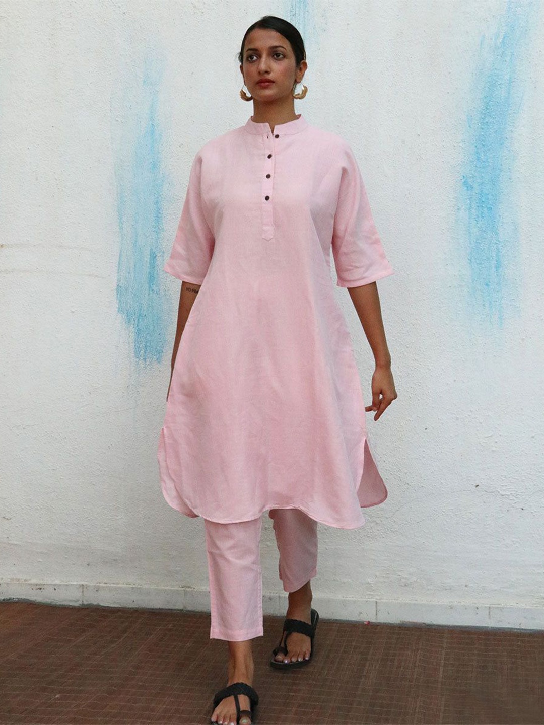 

Chidiyaa Women Regular Linen Kurta with Trousers, Pink