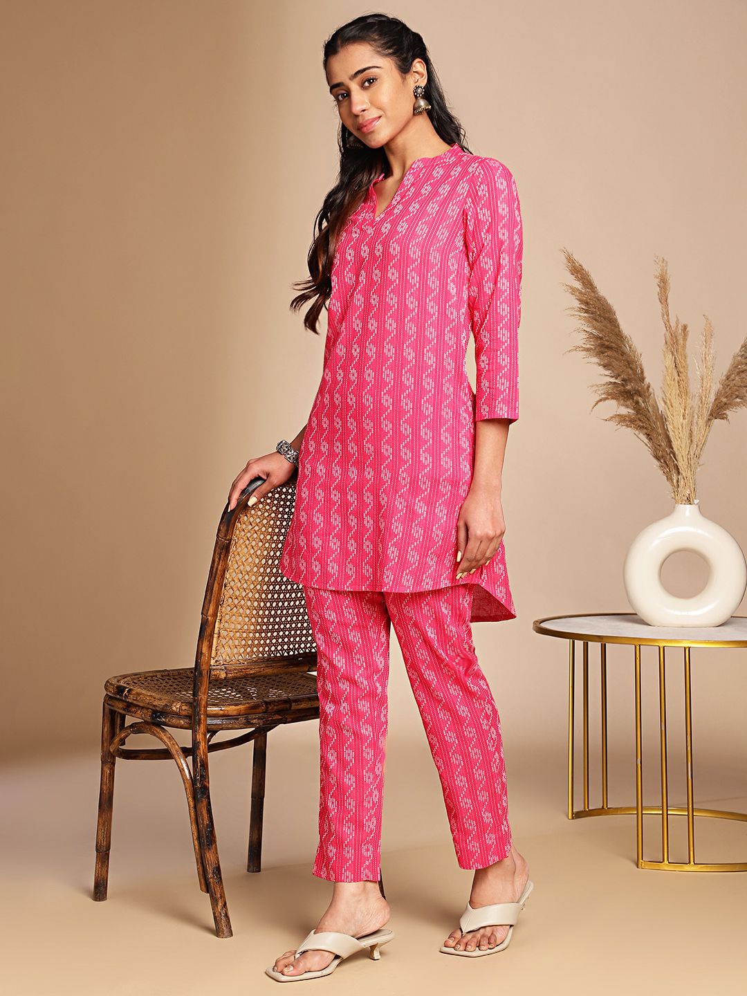 

Janasya Woven Design Mandarin Collar Pure Cotton Tunic With Trousers, Pink