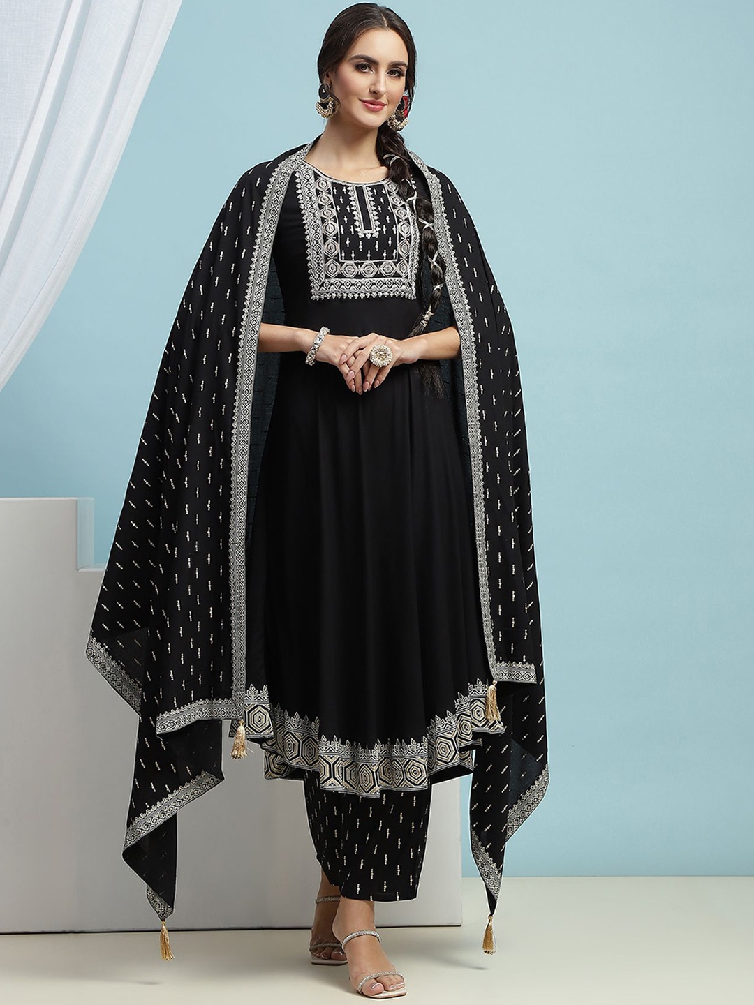 

Khushal K Women Floral Printed Regular Kurta with Palazzos & With Dupatta, Black