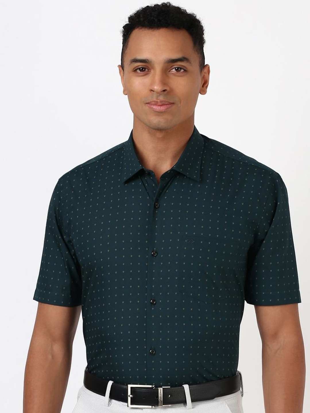 

Peter England Men Spread Collar Micro Ditsy Printed Cotton Formal Shirt, Green