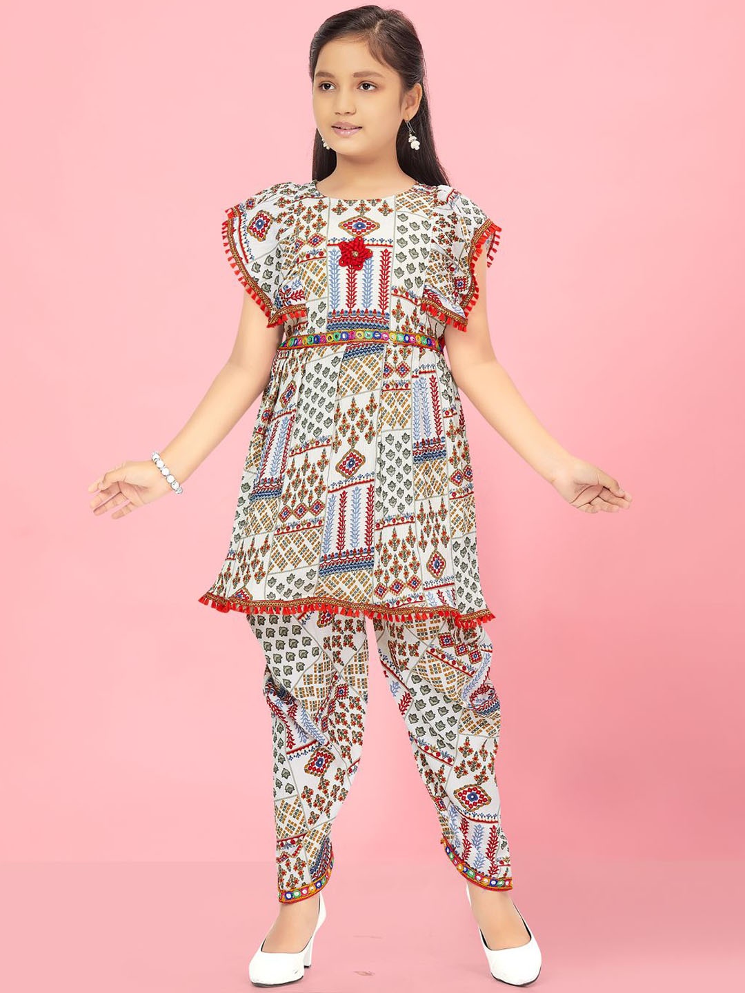 

BAESD Girls Ethnic Motifs Printed Gotta Patti Kurti With Patiala, Off white