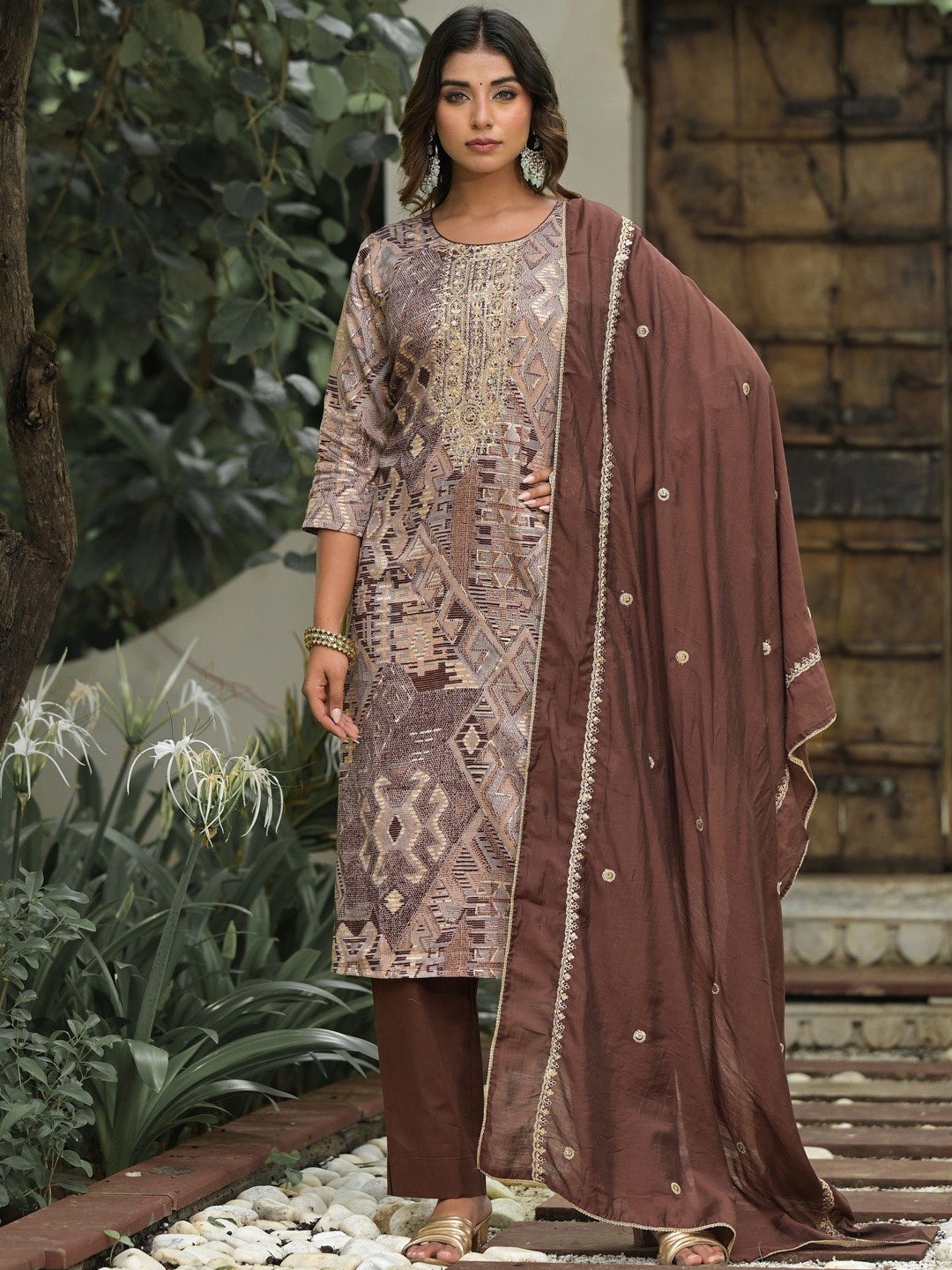 

Label Khoj Floral Embroidered Straight Kurta with Trousers & With Dupatta, Maroon