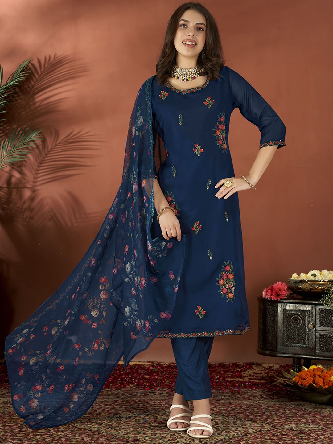 

Anouk Floral Embroidered Regular Thread Work Straight Kurta with Trousers & Dupatta, Teal