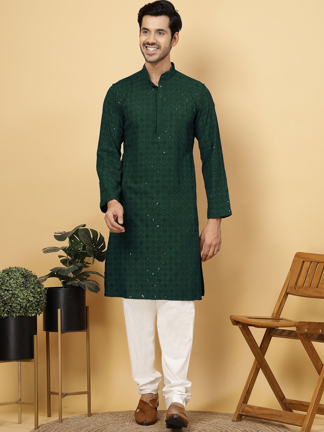 

FABINALIV Ethnic Motifs Embroidered Sequined Pure Cotton Kurta, Green