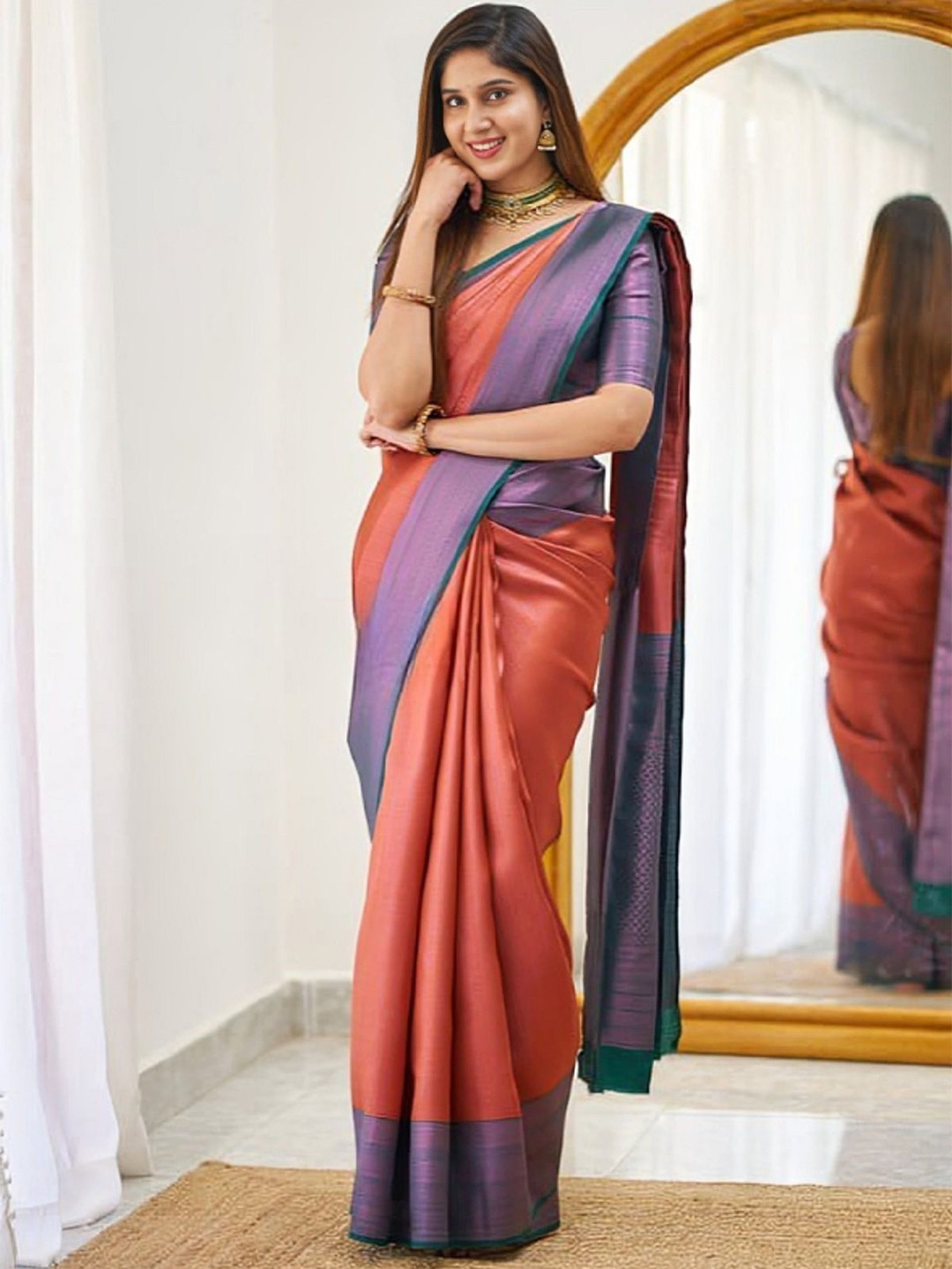 

APNISHA Woven Design Zari Pure Silk Saree, Red