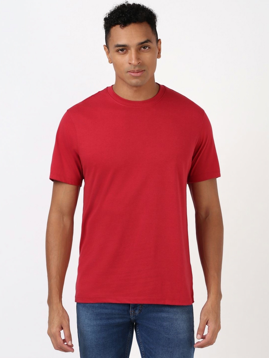 

Peter England Casuals Men Solid Round Neck Cotton T-Shirt, Red