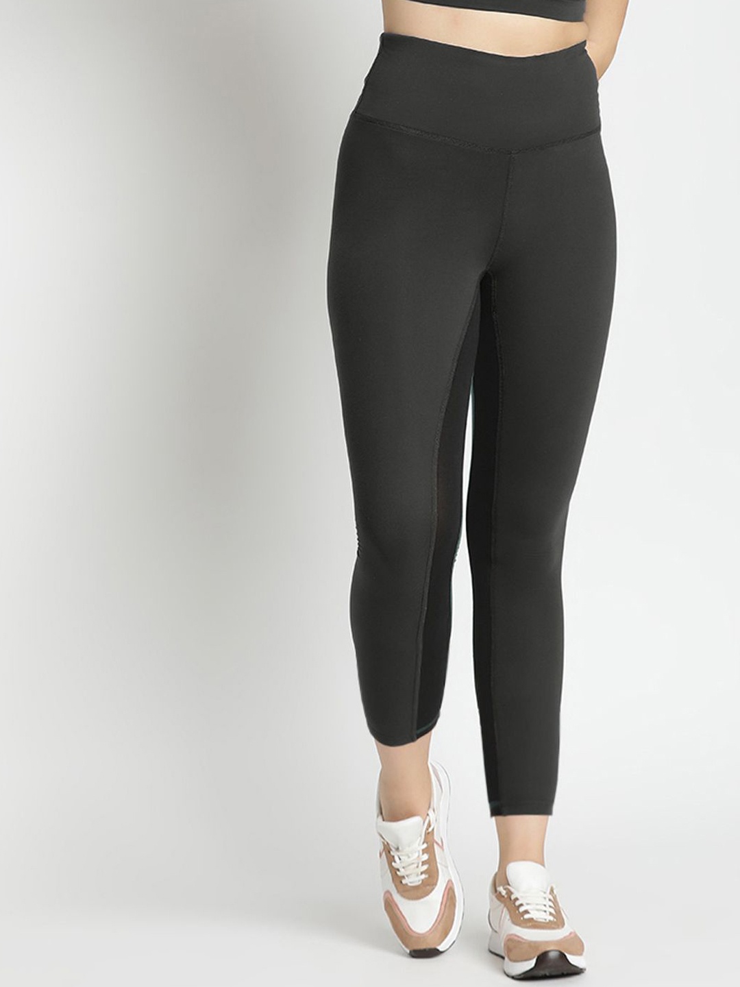 

Wearjukebox Relaxed-Fit Rapid-Dry Tights, Black