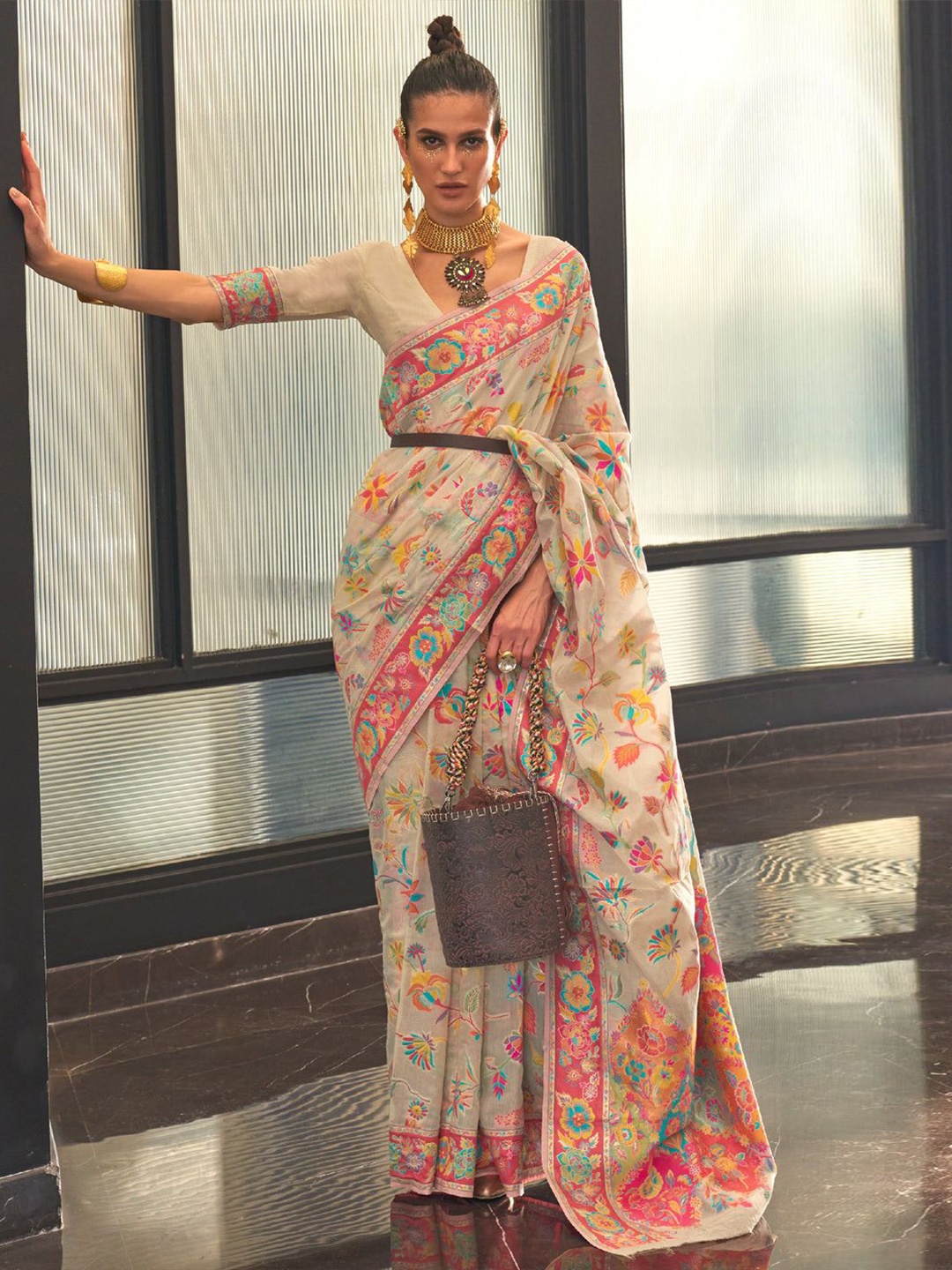 

MySilkLove Woven Design Floral Saree, Cream