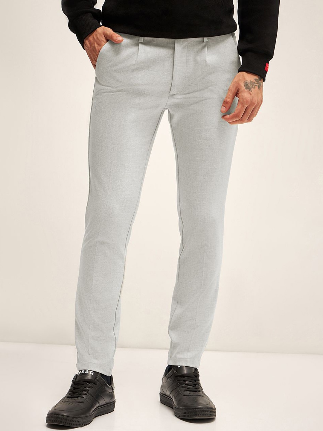 

THE BEAR HOUSE Men Slim Fit Pleated Trousers, Grey