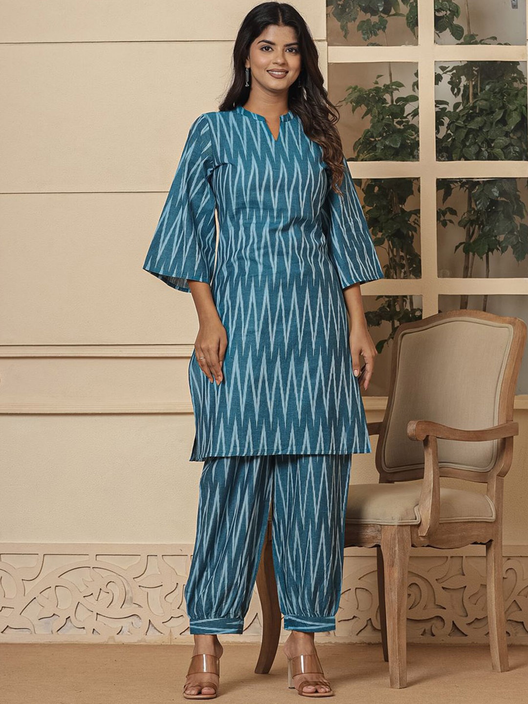 

Yufta Ikat Printed Pure Cotton Tunic With Harem Pants Co-Ords, Teal
