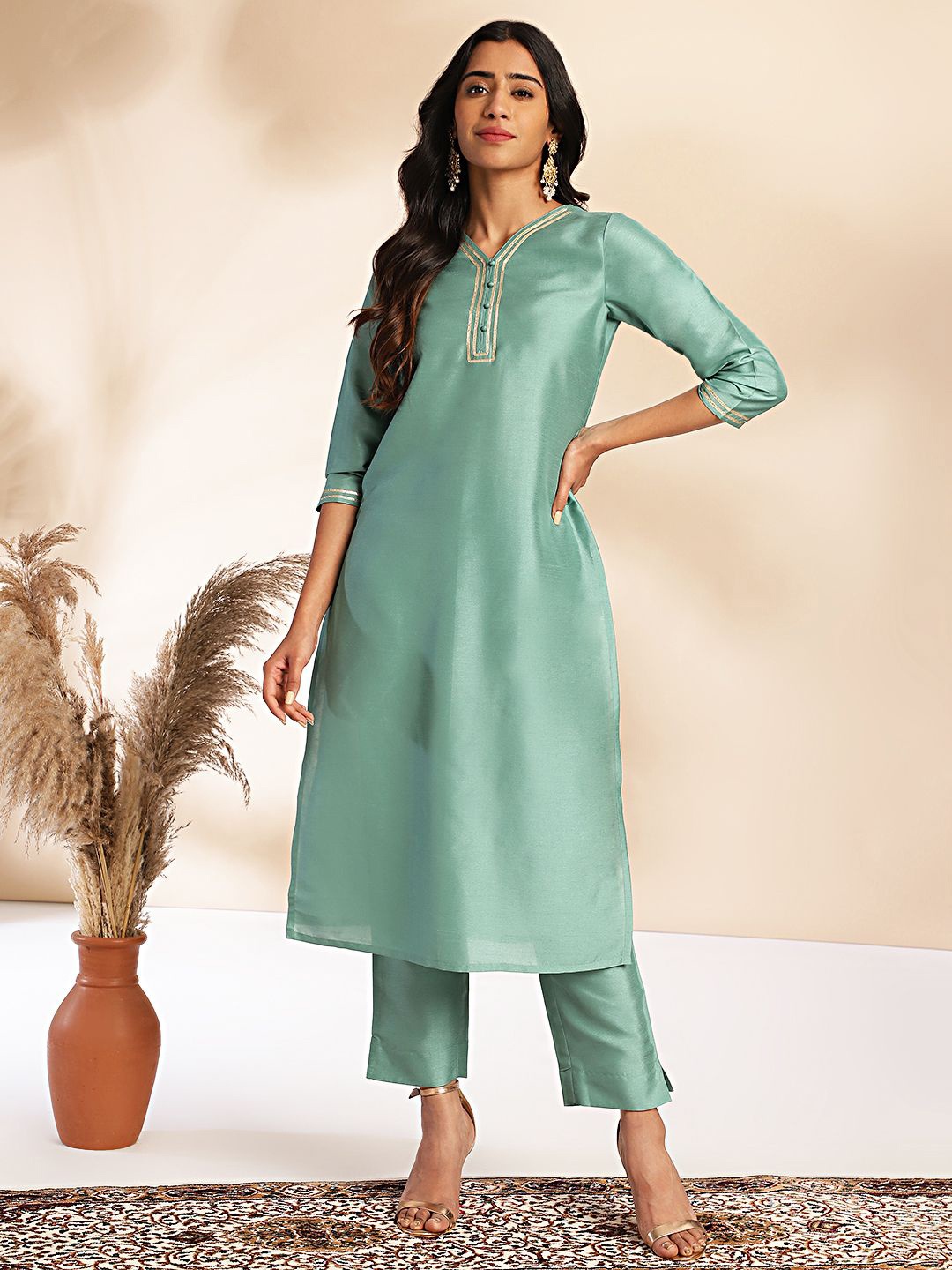 

Janasya V-Neck Regular Crepe Silk Straight Kurta With Trousers, Green