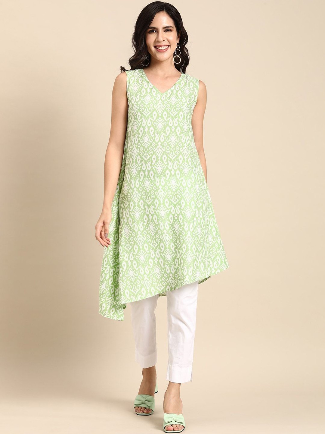 

Anouk Women Embroidered Chikankari Kurta, Green