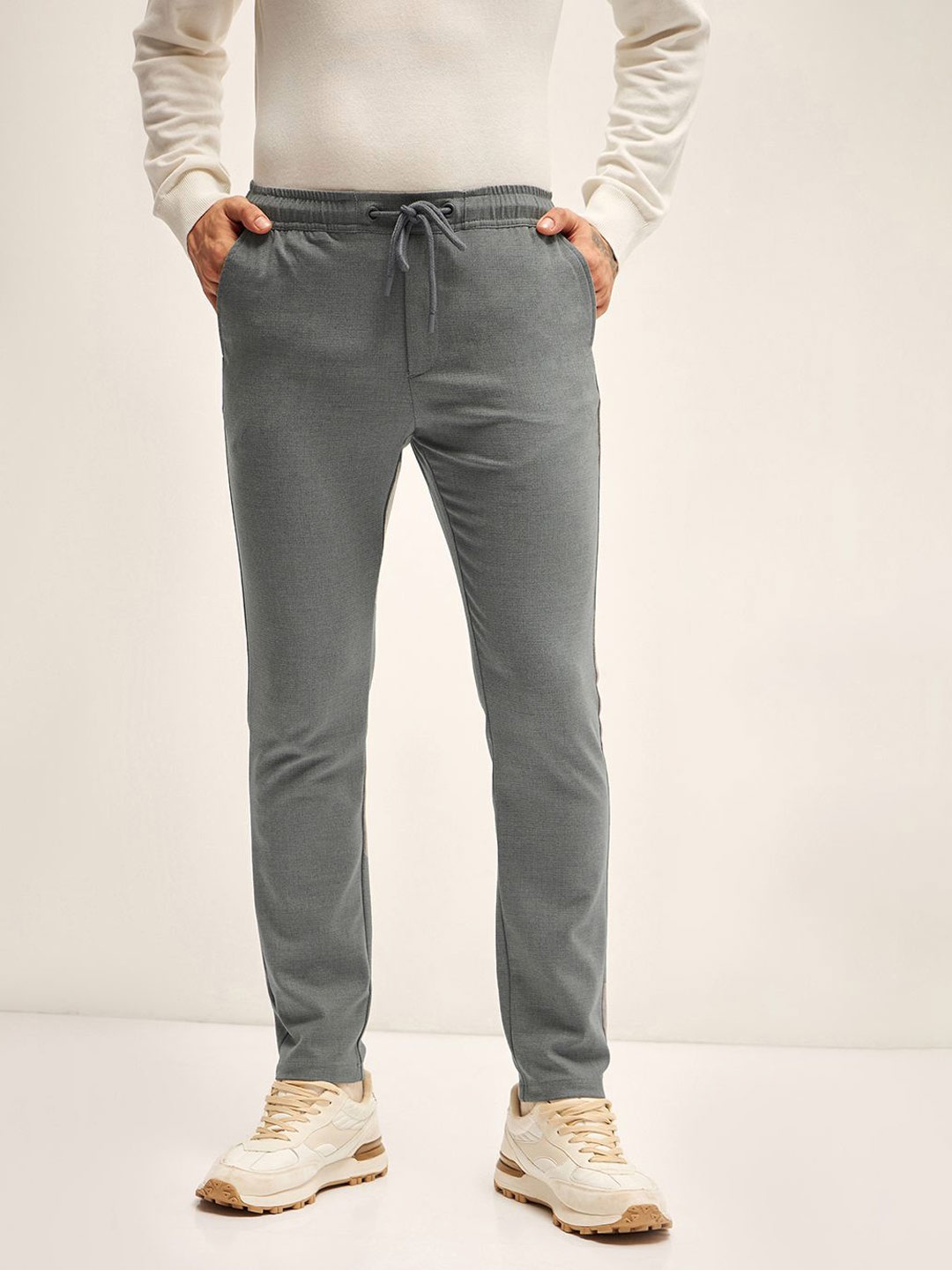 

THE BEAR HOUSE Men Slim Fit Joggers Trousers, Grey