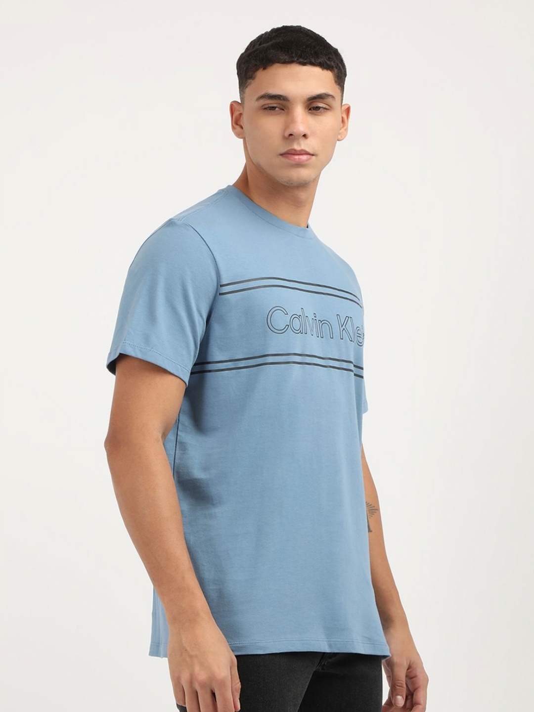 

Calvin Klein Jeans Men Typography Striped Applique T-shirt, Blue