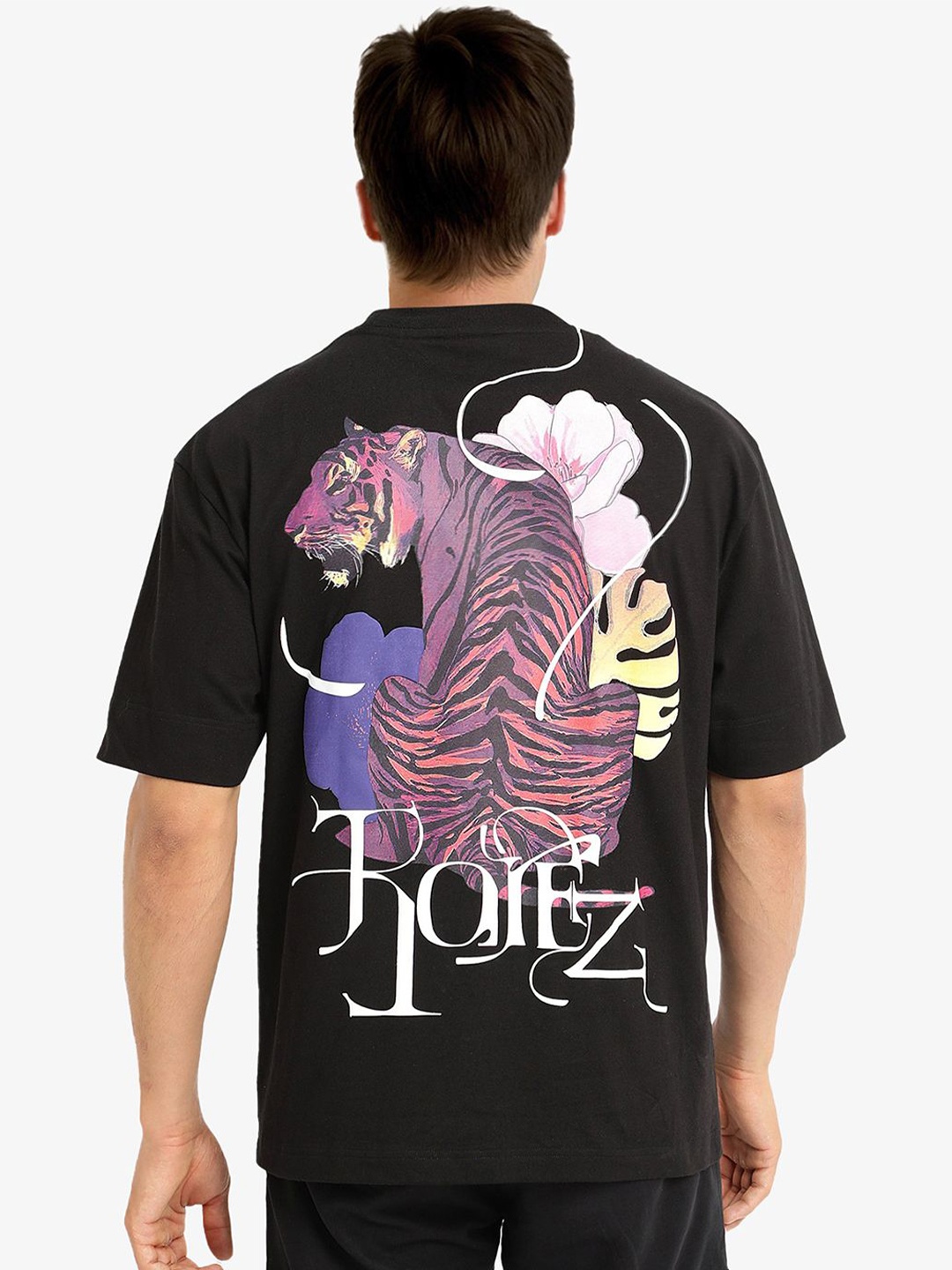 

RARE RABBIT Men Typography Printed Drop-Shoulder Sleeves Applique T-shirt, Black