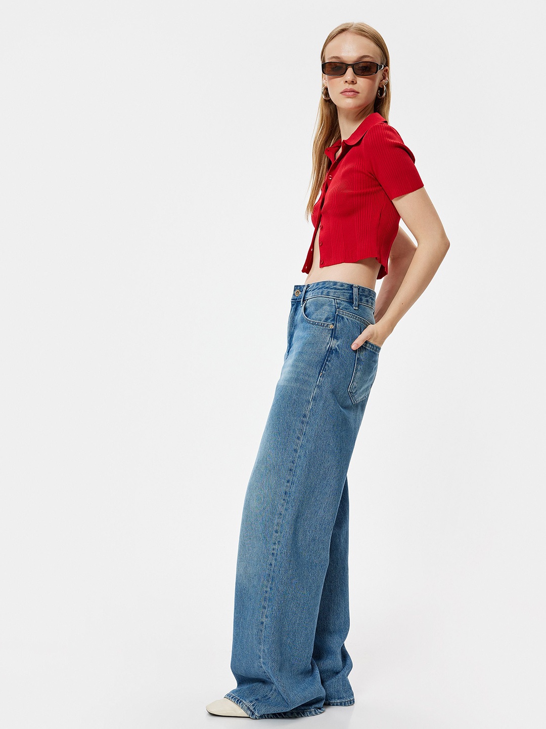 

Koton Women Ribbed Crop Cardigan, Red