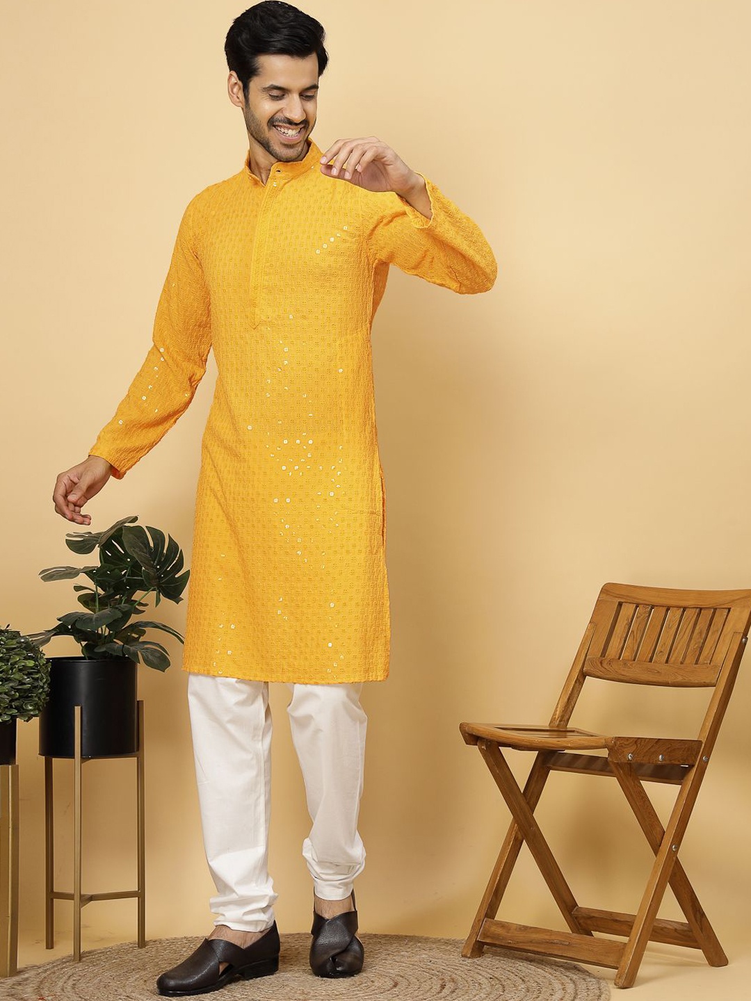 

FABINALIV Ethnic Motifs Embroidered Sequined Pure Cotton Kurta, Yellow