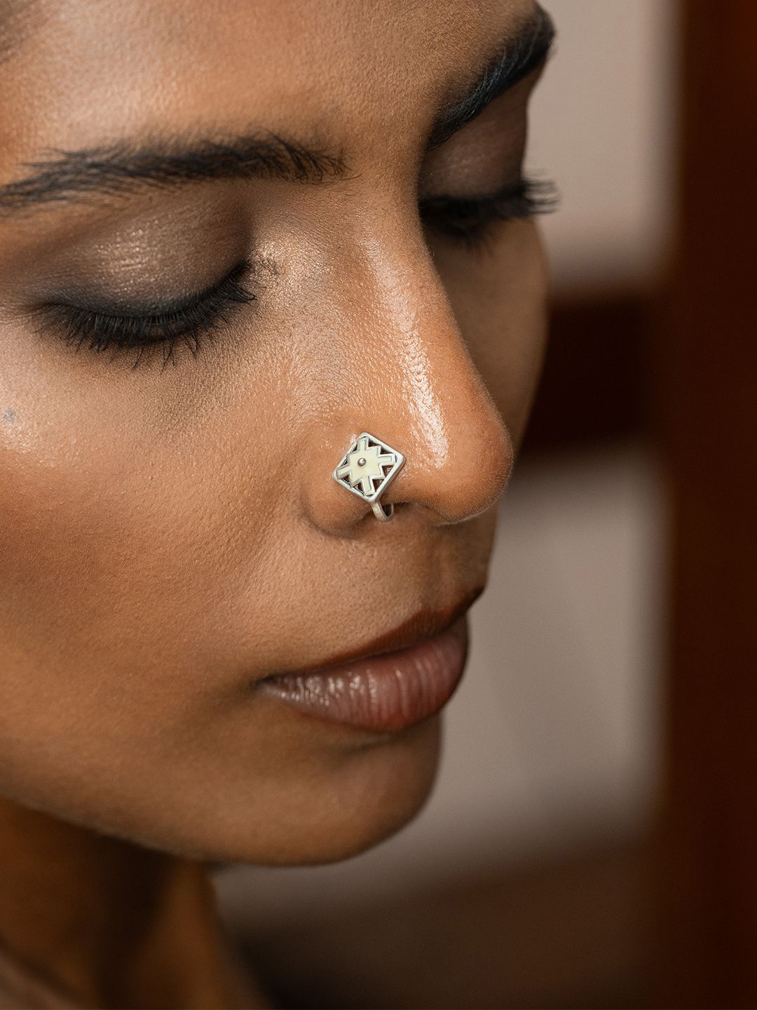 

SHAYA Stud Nosepin, Silver