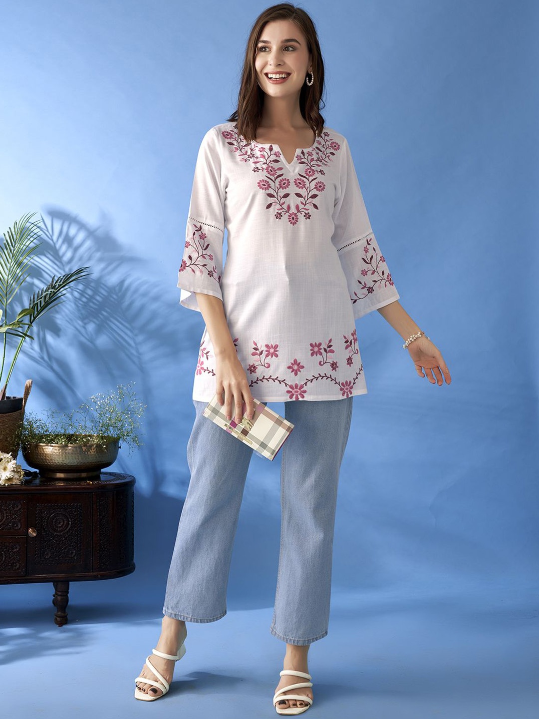 

Anouk Floral Embroidered Thread Work Liva Thread Work Kurti, White