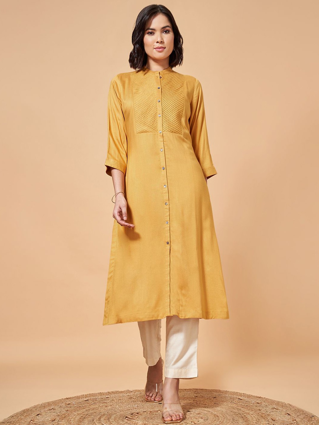 

Marigold Lane Mandarin Collar Straight Kurta, Yellow