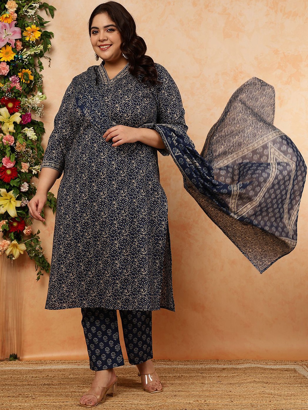 

KIMAYRA Plus Size Floral Printed Pure Cotton Straight Kurta with Trousers & With Dupatta, Navy blue