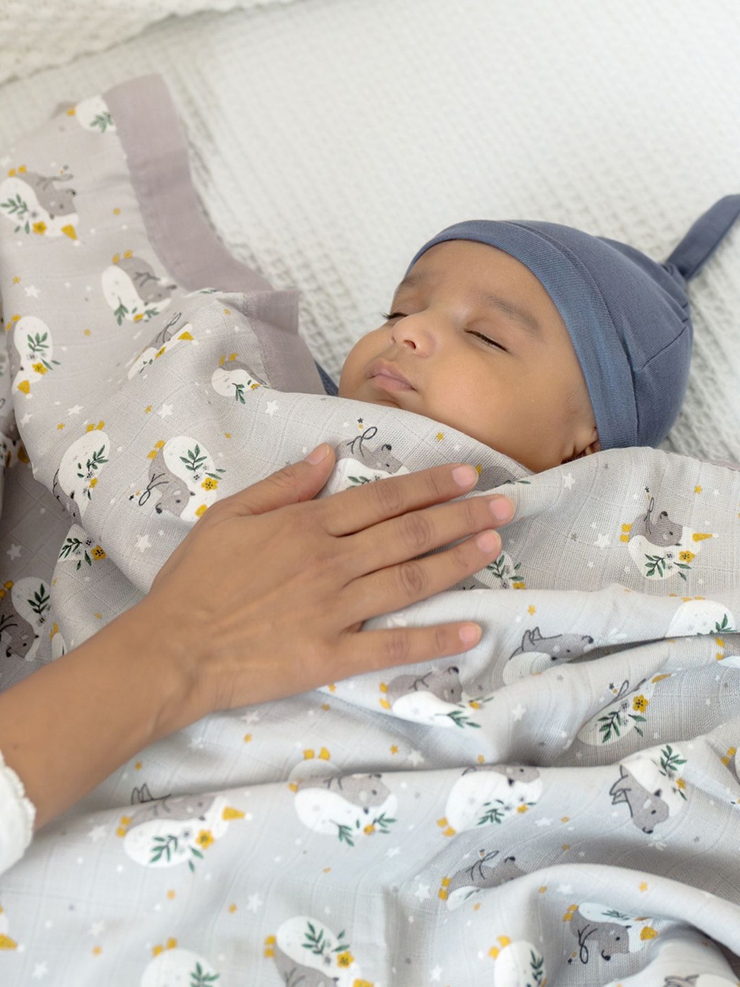 

cocoon care Printed Bamboo Muslin Swaddle, Grey melange