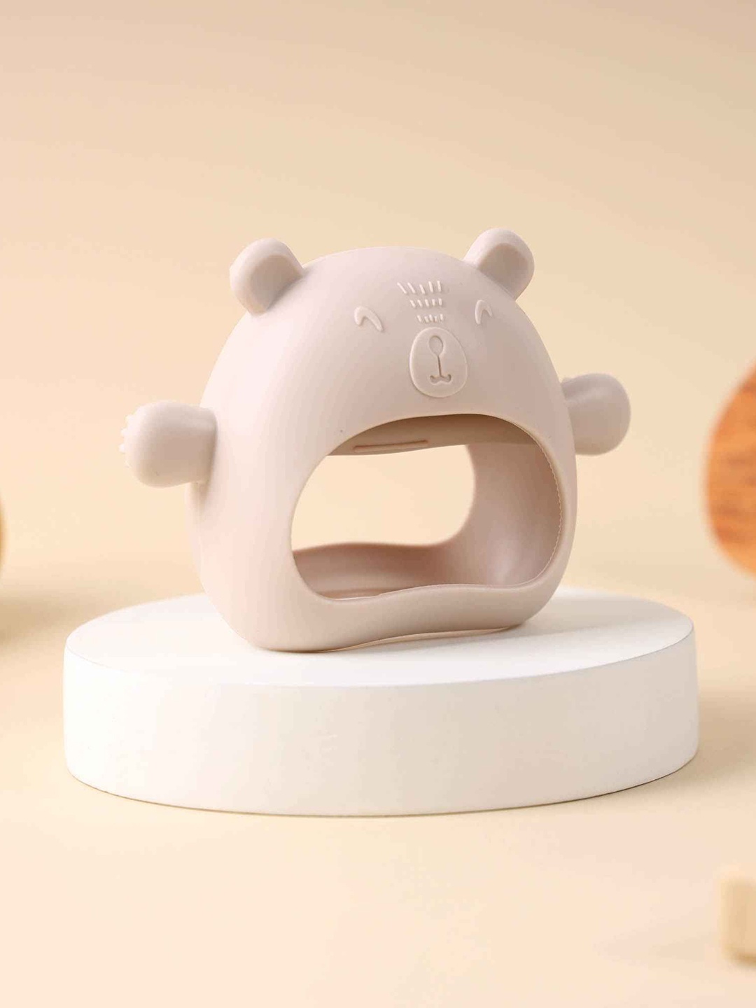 

KICKS & CRAWL Cream Baby Hand Teether