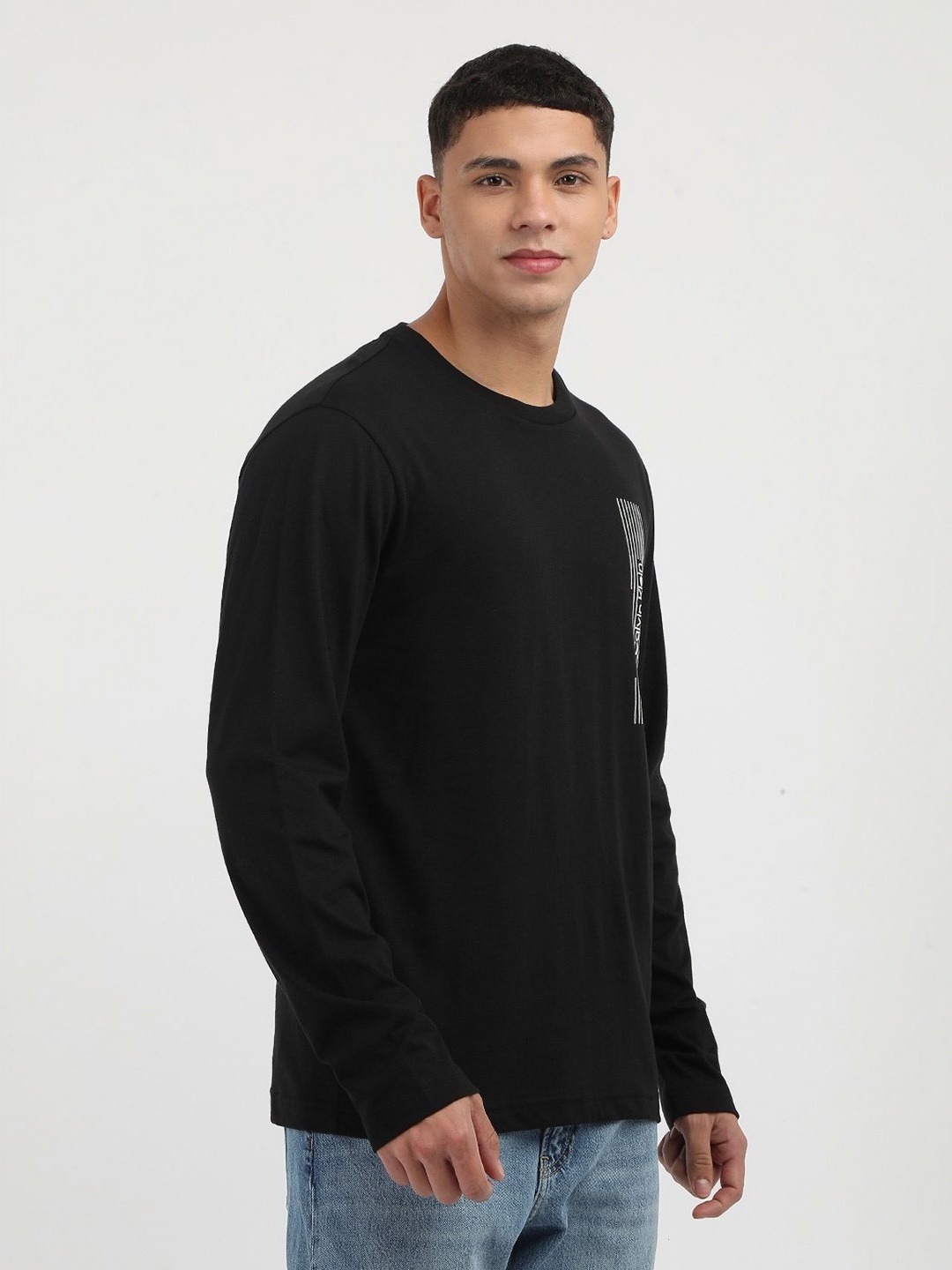 

Calvin Klein Jeans Men V-Neck Pockets T-shirt, Black