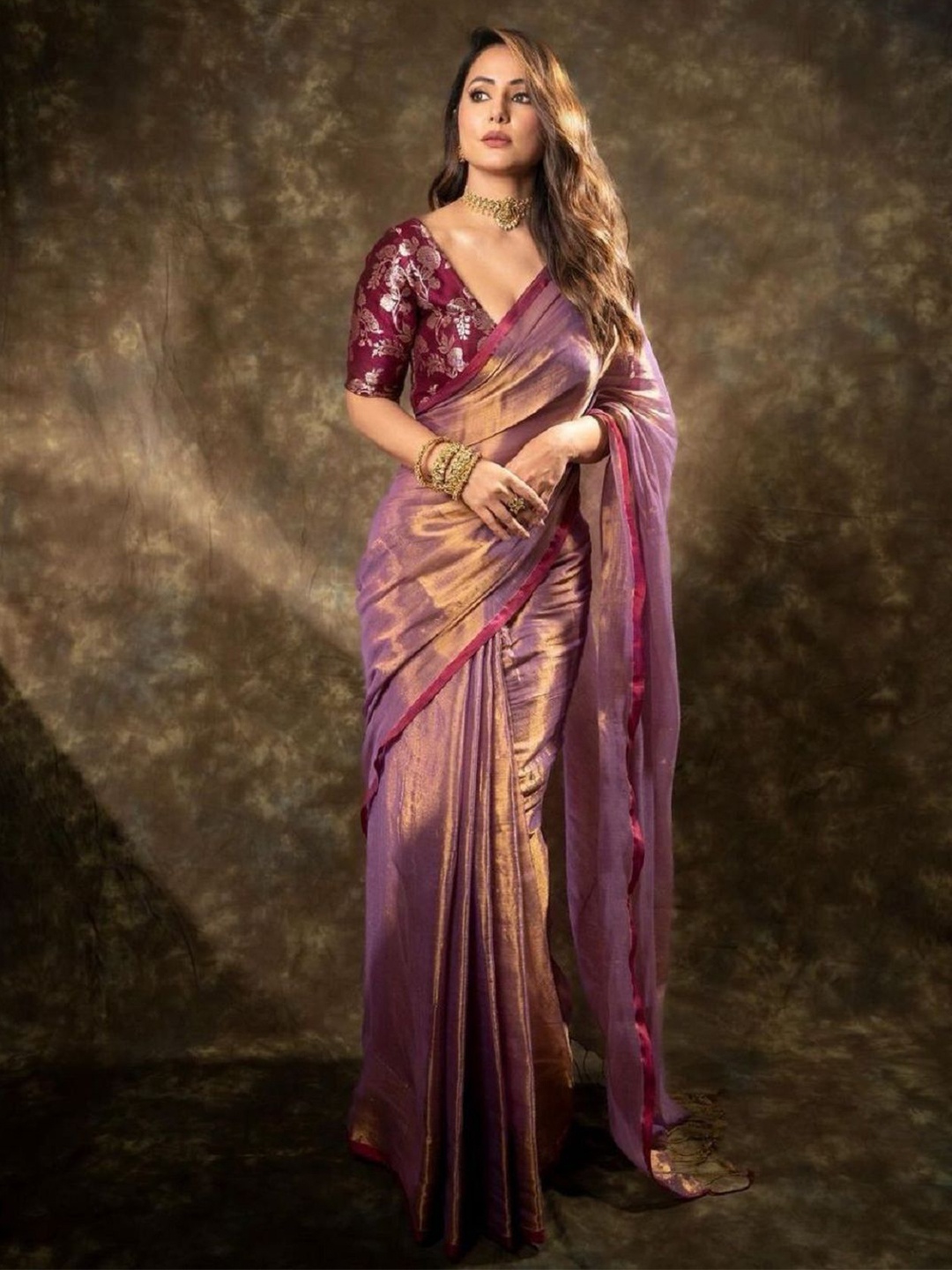 

APNISHA Net Solid Saree, Purple