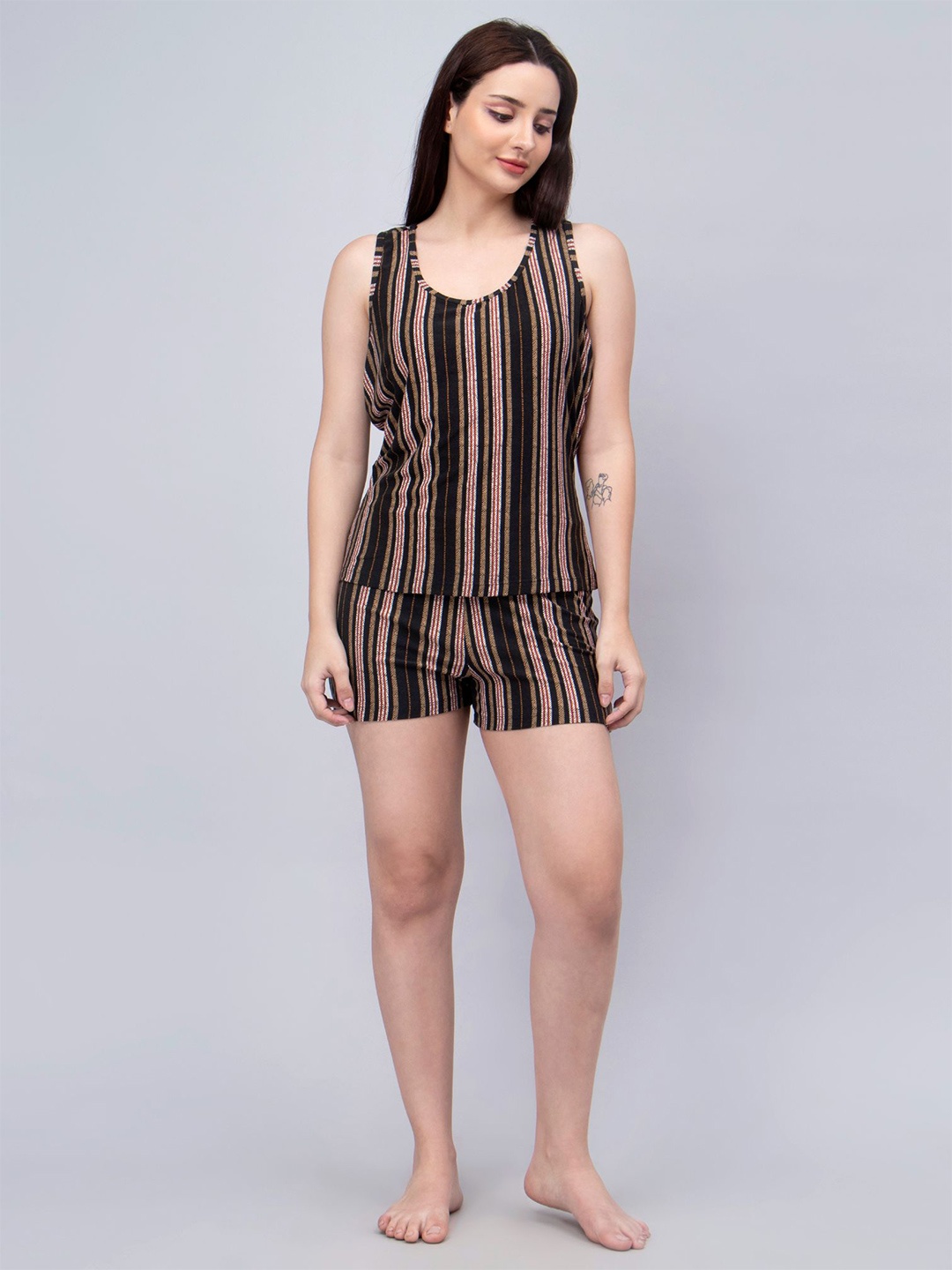 

ENTELLUS Striped Sleeveless Top With Shorts, Black