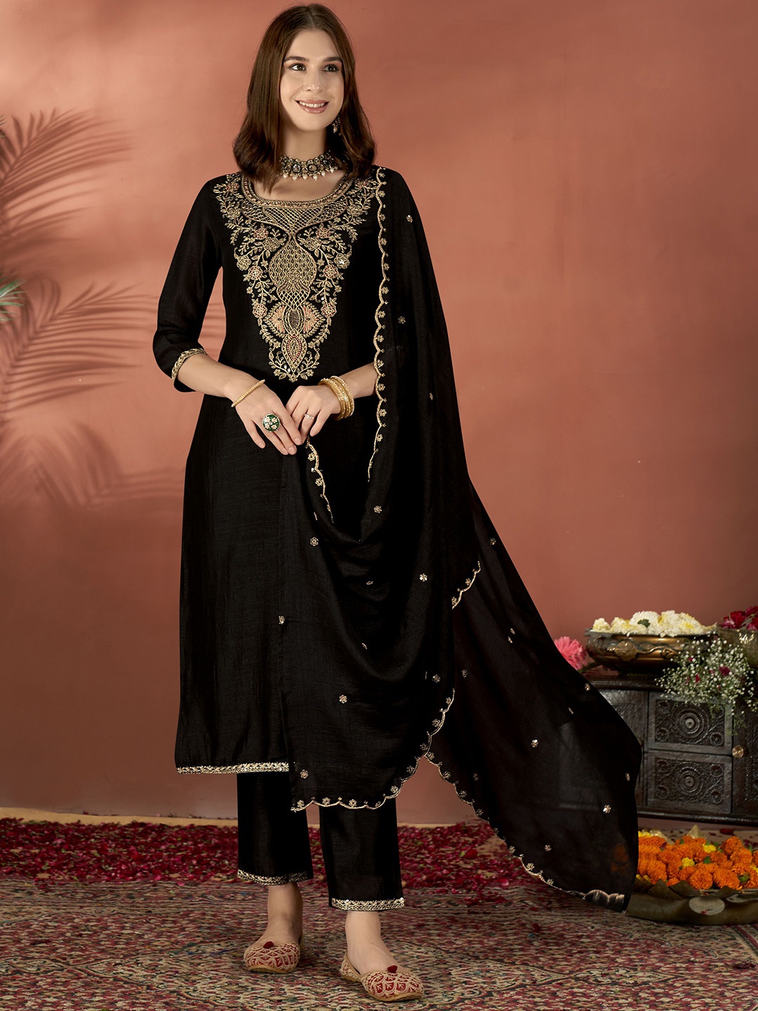 

Anouk Ethnic Motifs Embroidered Regular Thread Work Straight Kurta With Trousers & Dupatta, Black
