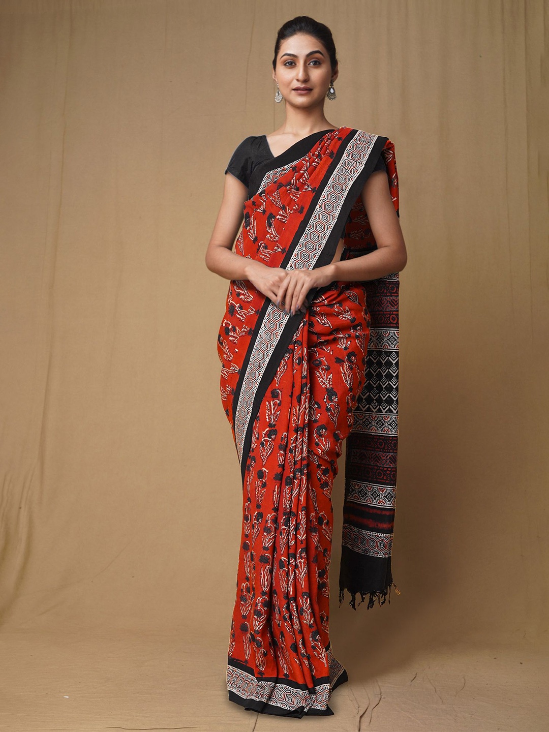 

Unnati Silks Ajrak Block Art Silk Handloom Chanderi Saree, Red