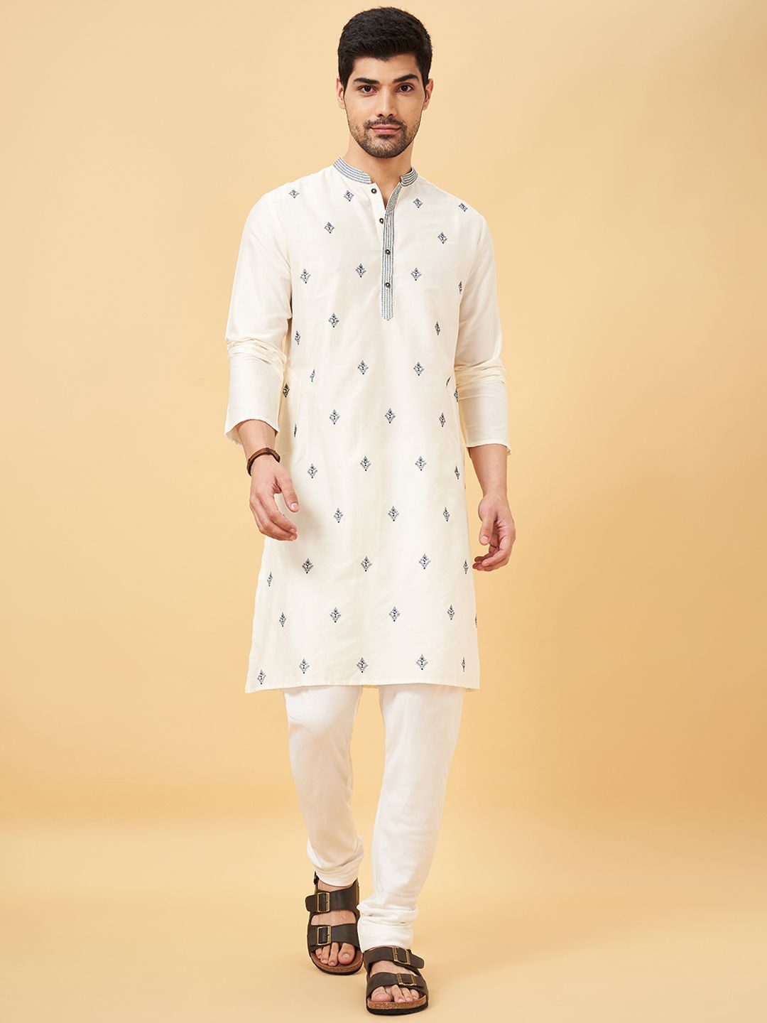 

indus route by Pantaloons Ethnic Motifs Embroidered Thread Work Straight Kurta, White