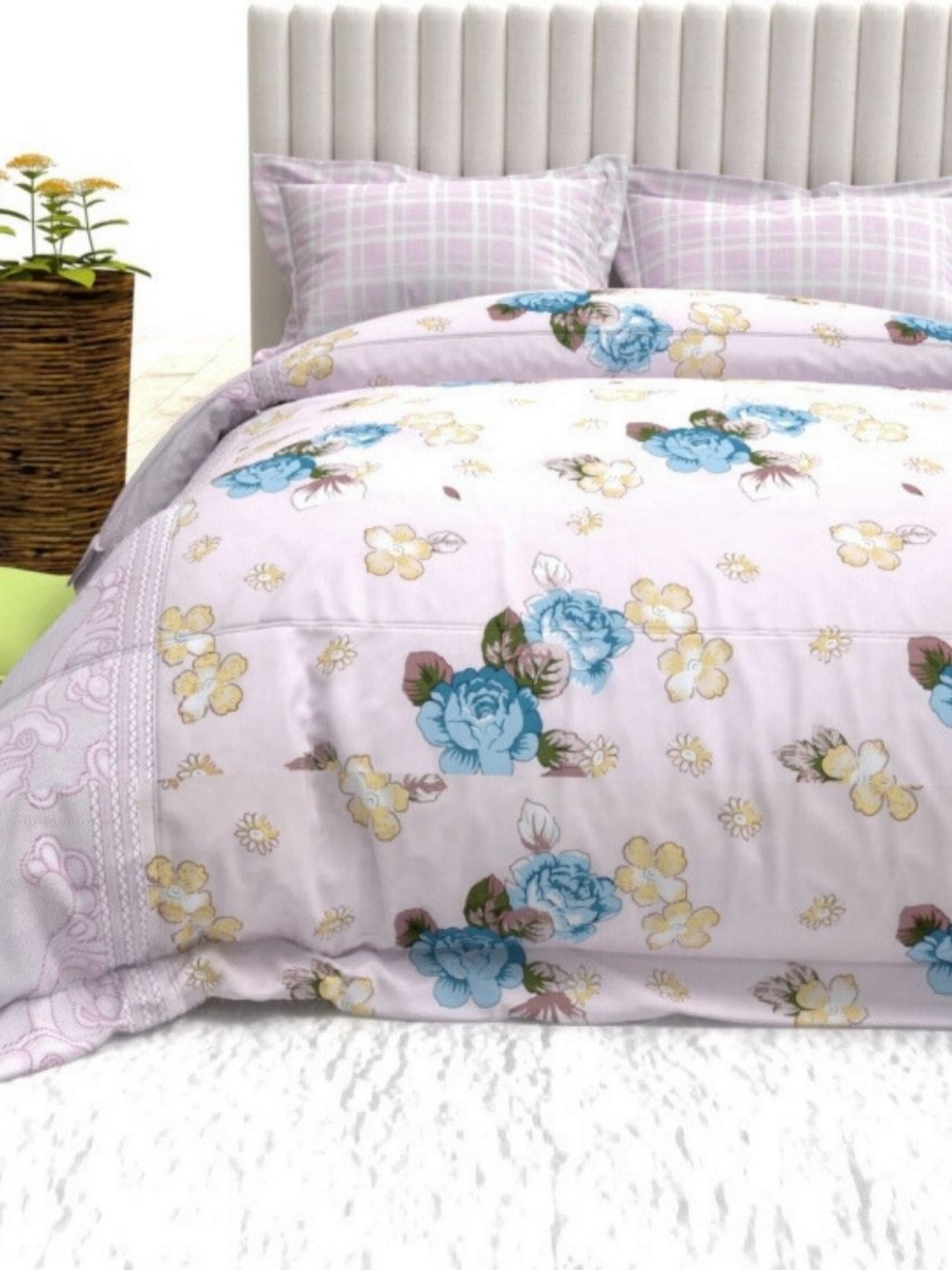 

THE WHITE MOSS Pink & Blue Graphic 140 TC Queen Bedsheet with 2 Pillow Covers