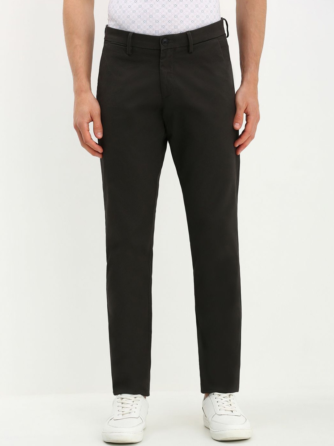 

Allen Solly Men Slim Fit Trousers, Black