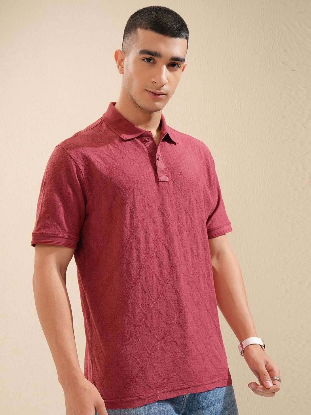 

HIGHLANDER Men Solid Polo Collar Cotton T-Shirt, Red