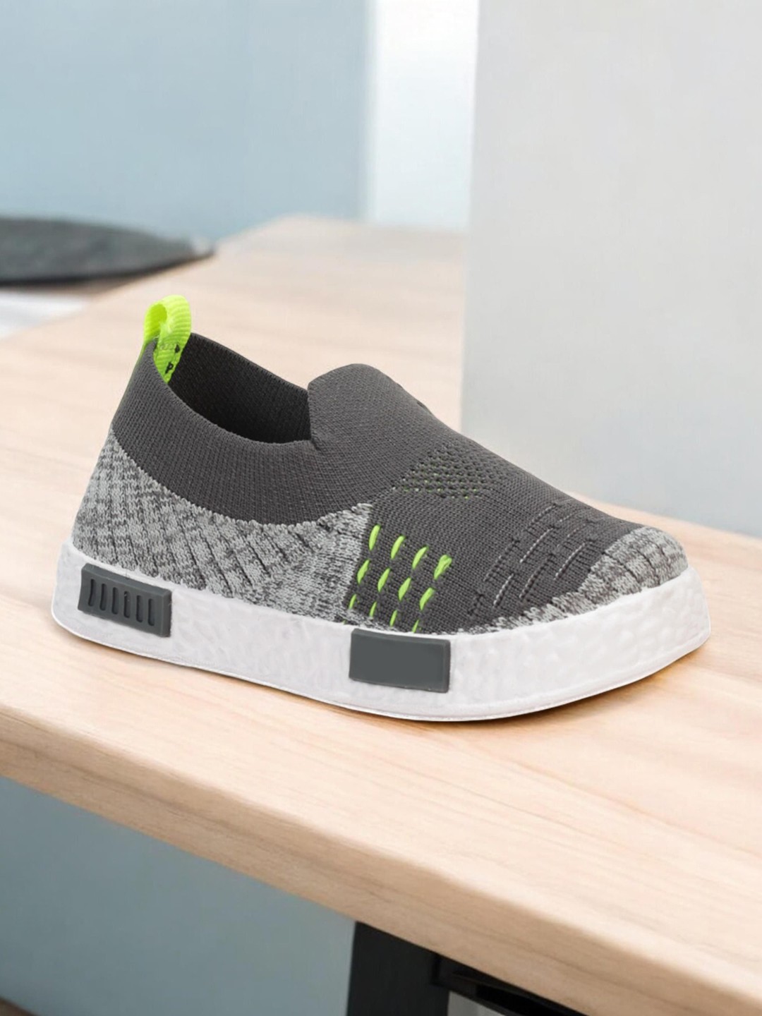 

Lil Lollipop Unisex Kids Woven Design Lightweight Slip-On Sneakers, Grey