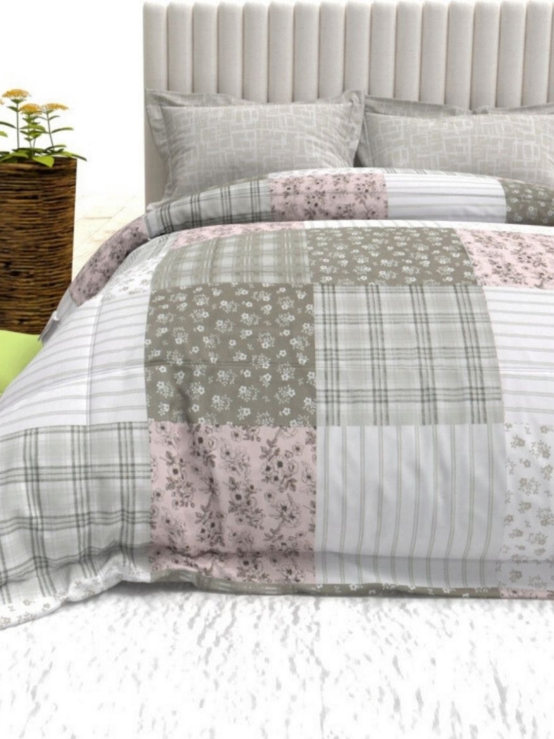 

THE WHITE MOSS Grey & Pink Floral 140 TC Queen Bedsheet with 2 Pillow Covers