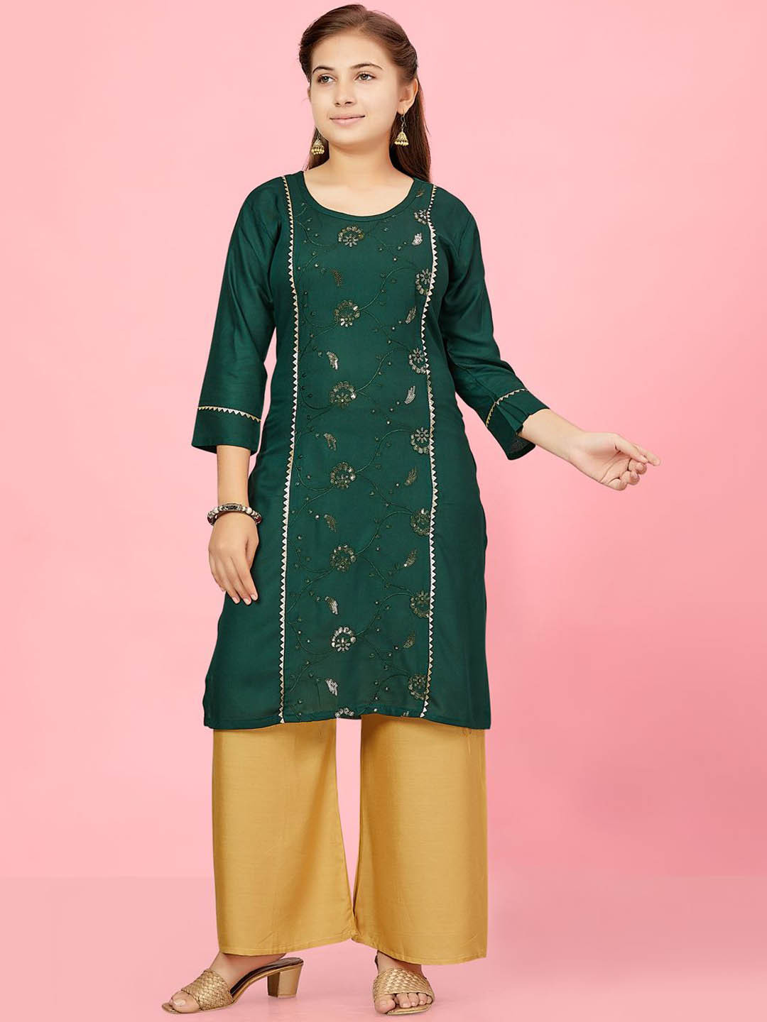 

BAESD Girls Floral Embroidered Round Neck Sequinned Pure Cotton Straight Kurta, Green
