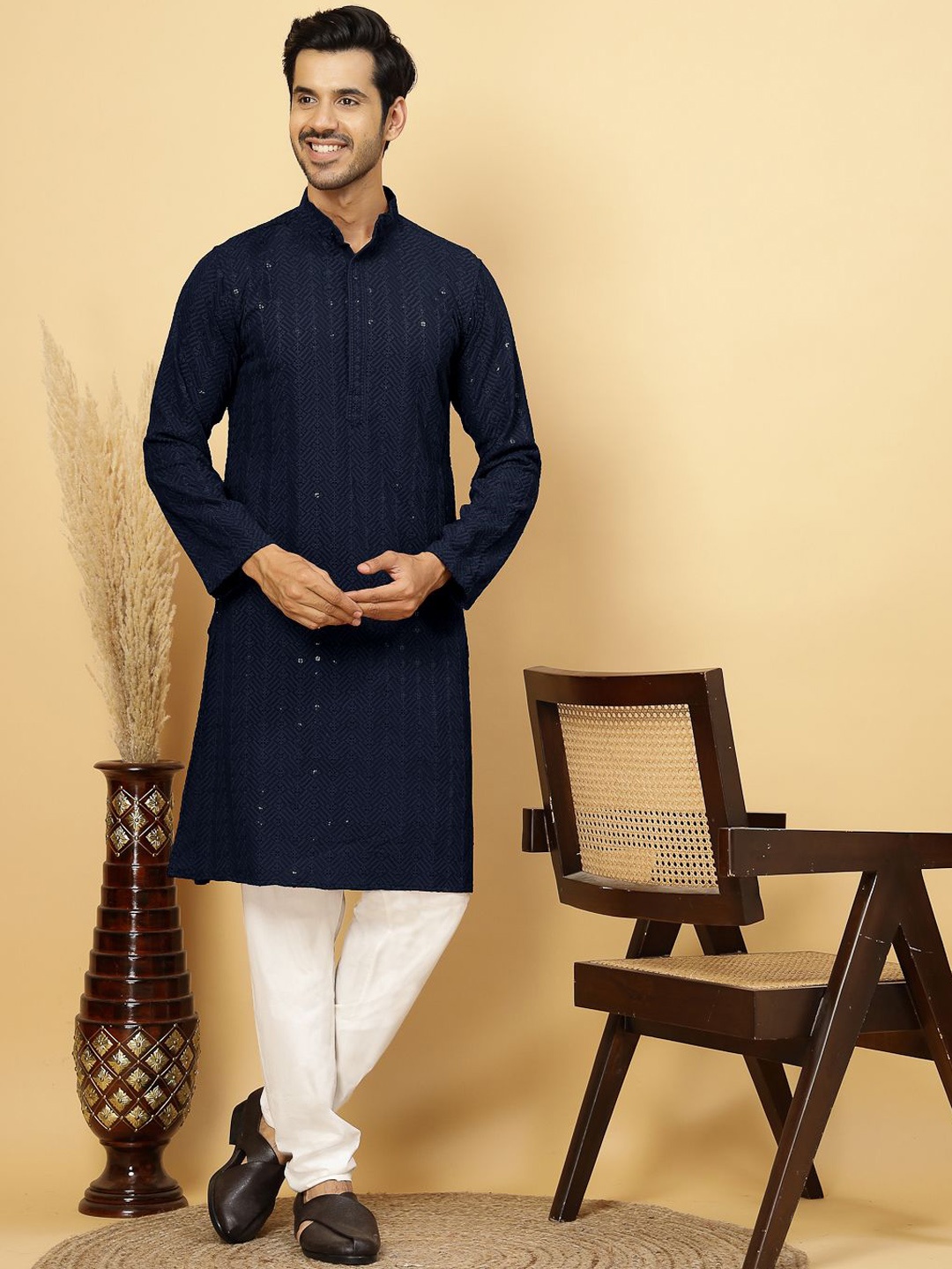 

FABINALIV Ethnic Motifs Embroidered Sequined Pure Cotton Kurta, Navy blue