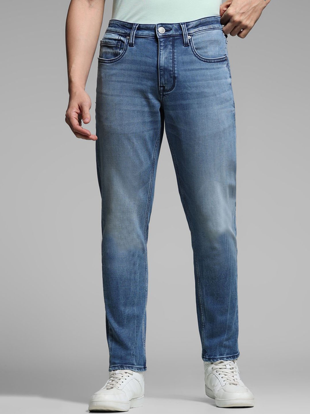 

Jack & Jones Men Slim Fit Low Distress Heavy Fade Stretchable Jeans, Blue