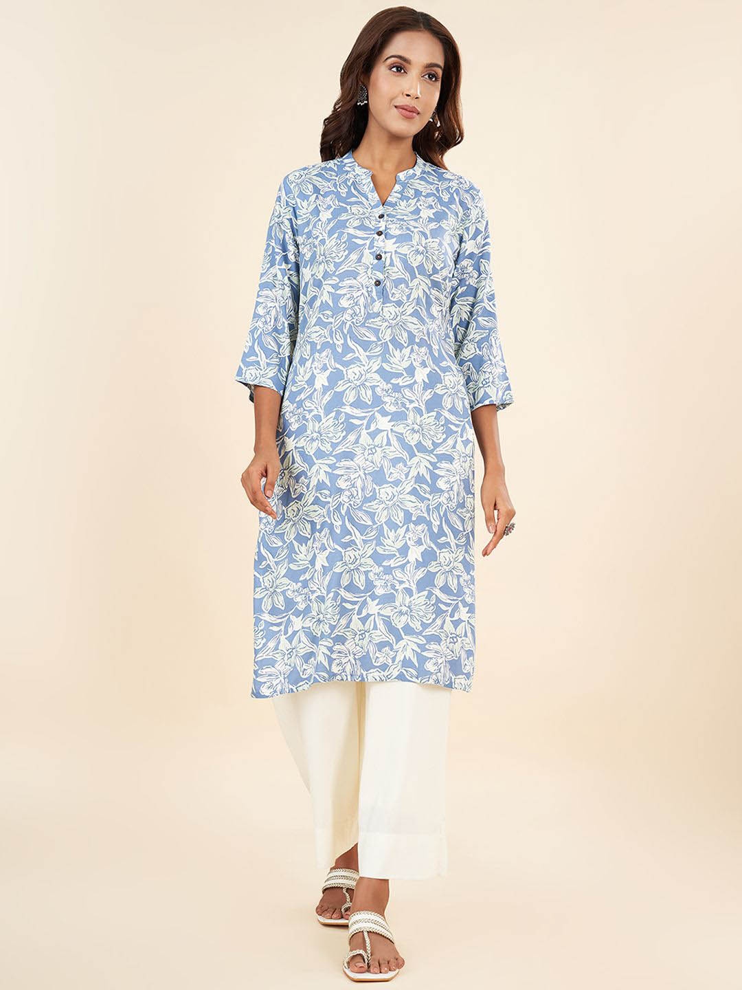 

RANGMANCH BY PANTALOONS Floral Printed Mandarin Collar Straight Kurta, Blue